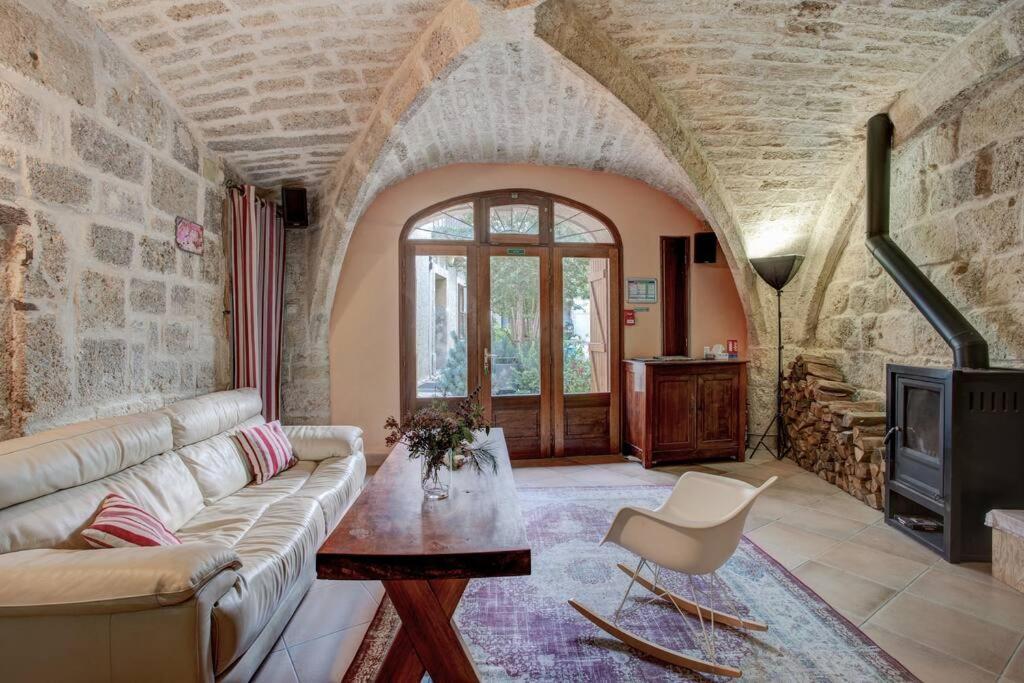 ויק-לה-גארדיול Stunning Medieval Getaway מראה חיצוני תמונה